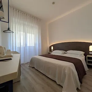 Piccolo Otel